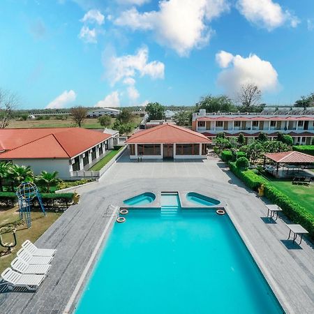 Rupis Resort Near Udaipur Airport Dabok Екстер'єр фото