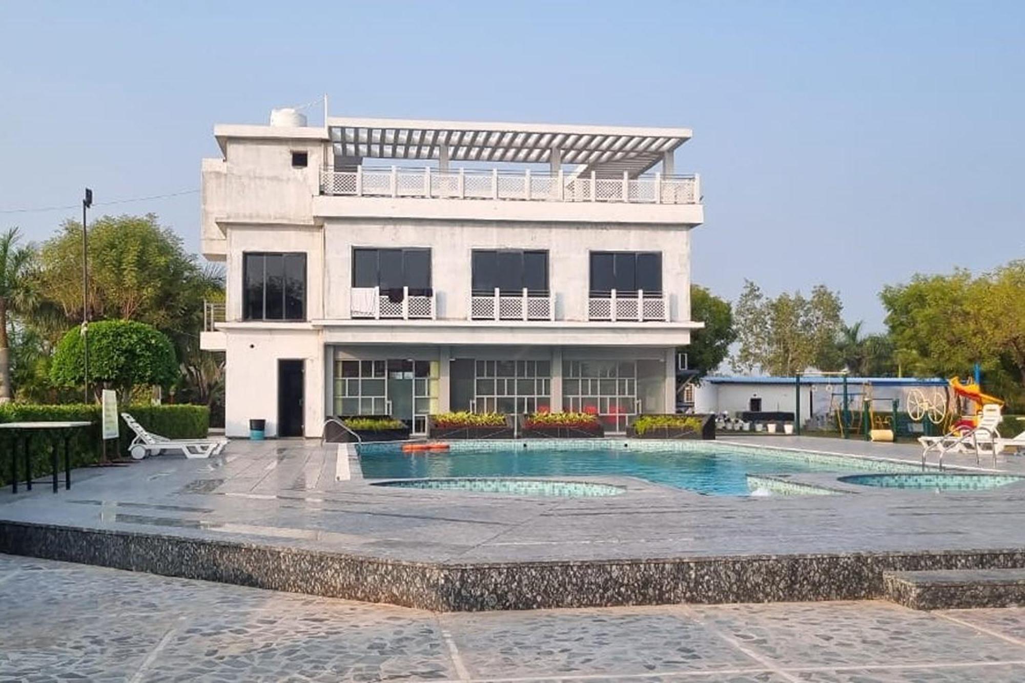 Rupis Resort Near Udaipur Airport Dabok Екстер'єр фото
