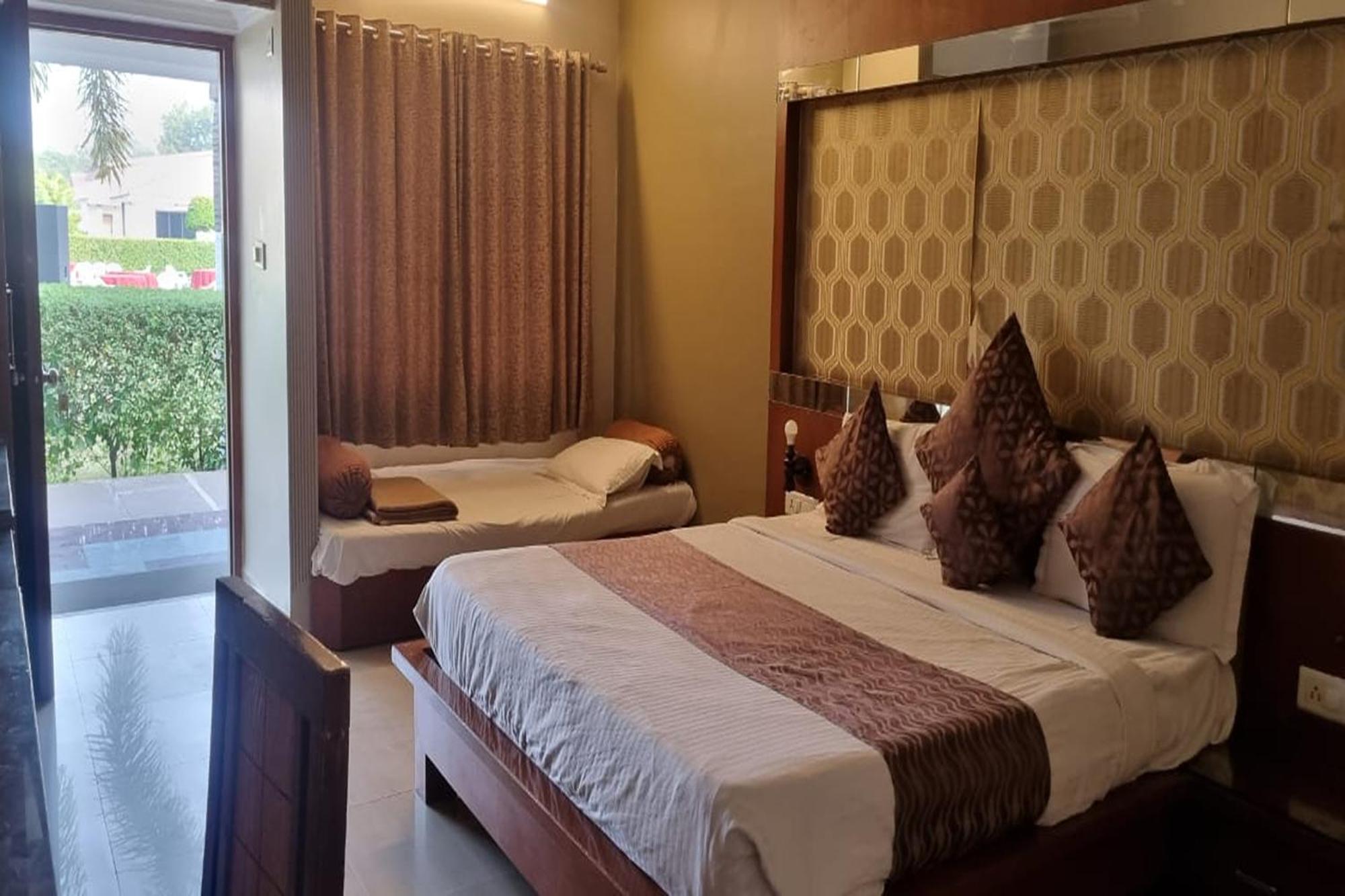 Rupis Resort Near Udaipur Airport Dabok Екстер'єр фото