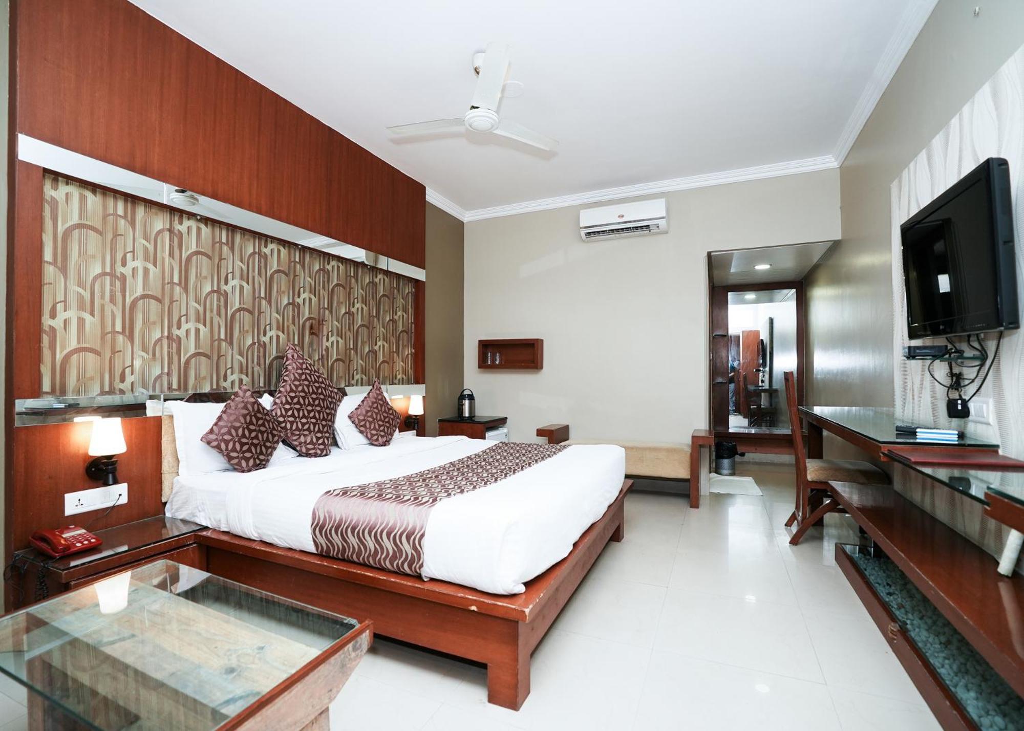 Rupis Resort Near Udaipur Airport Dabok Екстер'єр фото