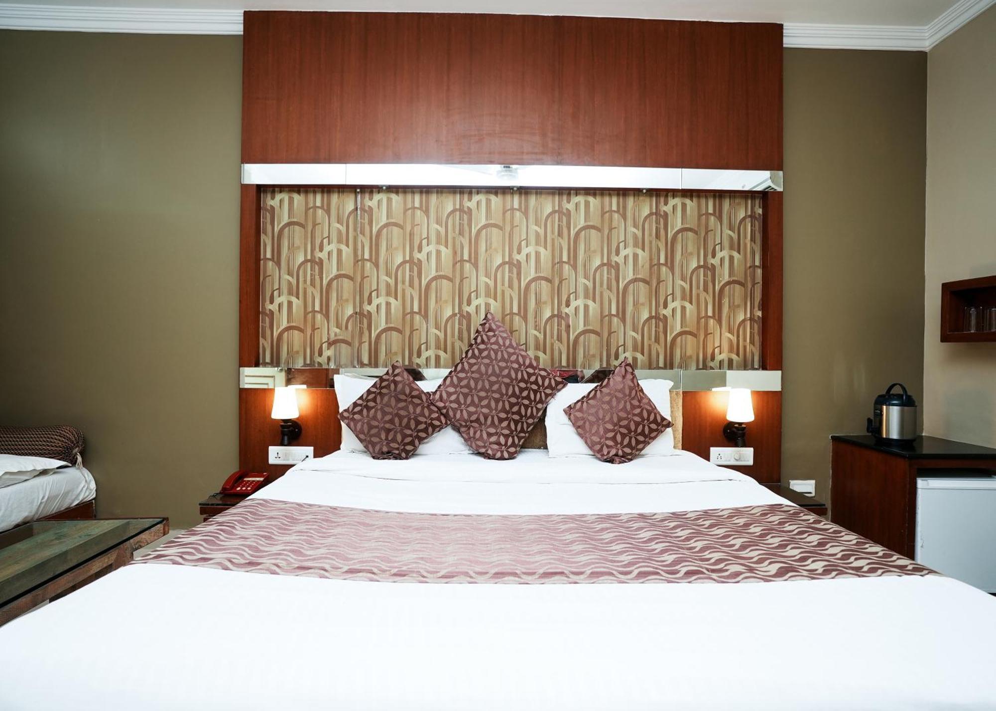 Rupis Resort Near Udaipur Airport Dabok Екстер'єр фото