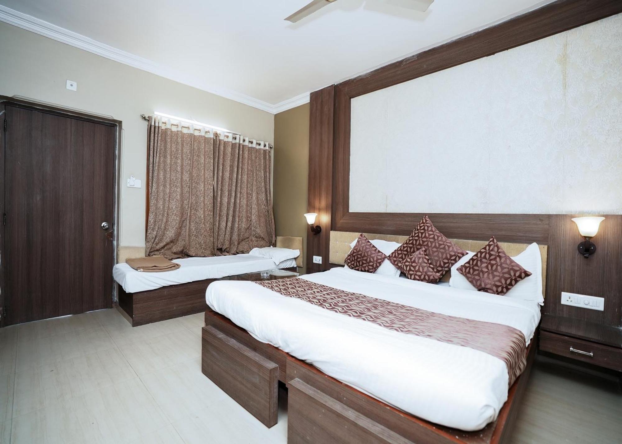 Rupis Resort Near Udaipur Airport Dabok Екстер'єр фото