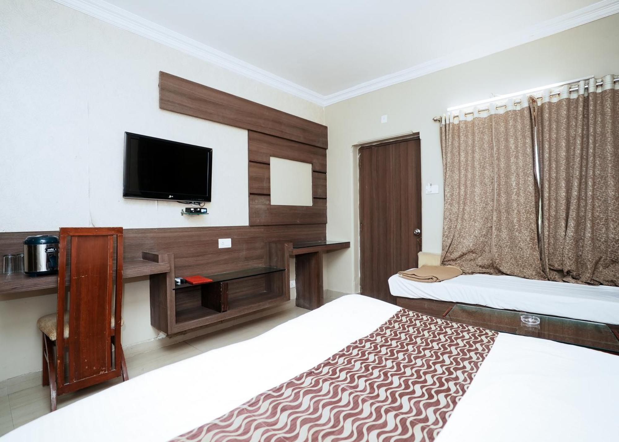 Rupis Resort Near Udaipur Airport Dabok Екстер'єр фото