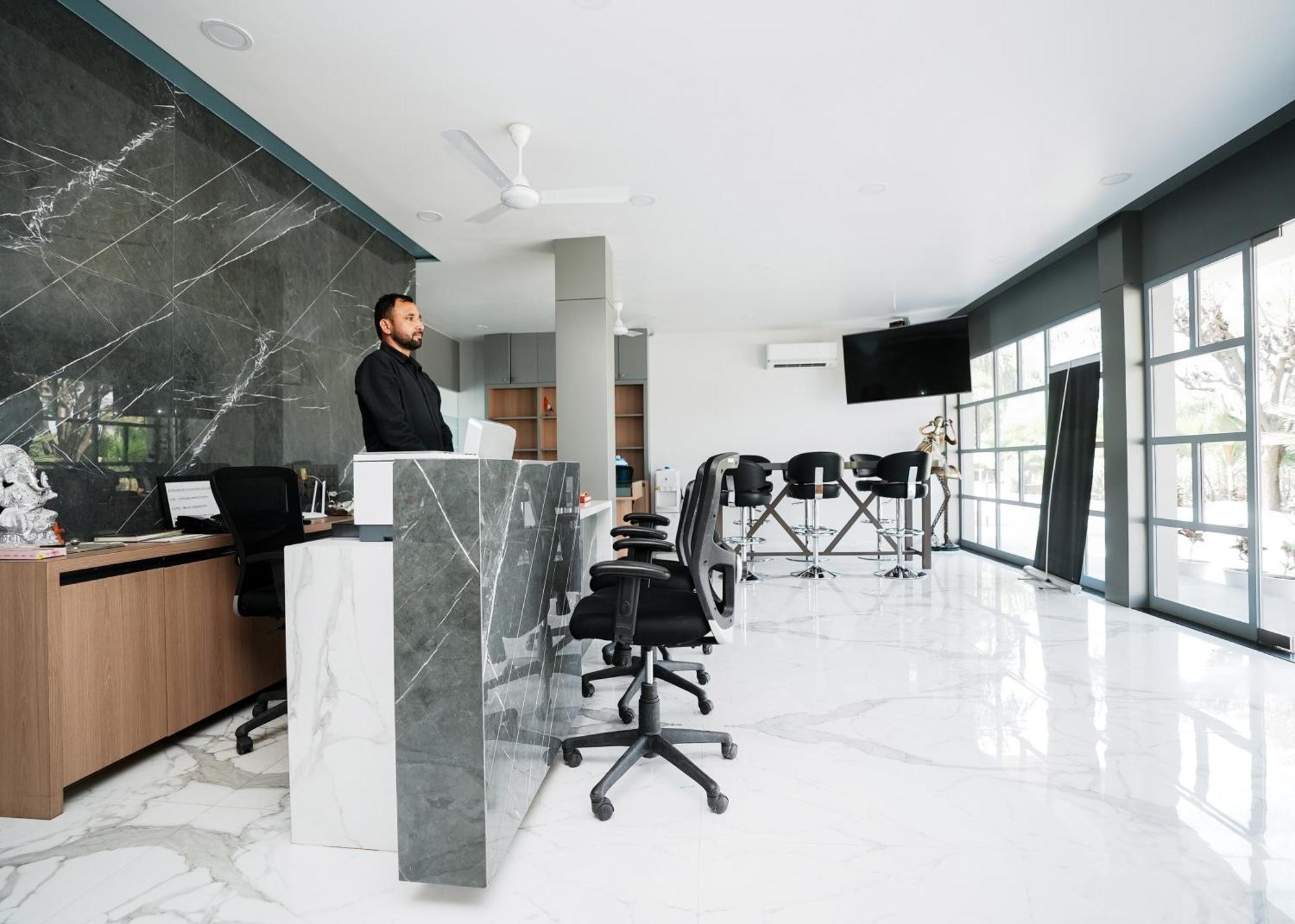 Rupis Resort Near Udaipur Airport Dabok Екстер'єр фото