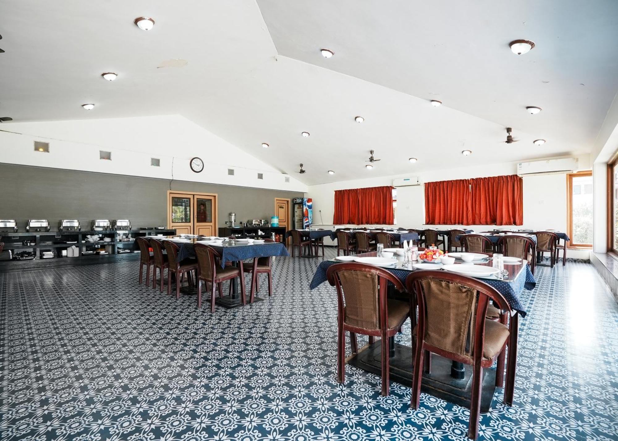 Rupis Resort Near Udaipur Airport Dabok Екстер'єр фото