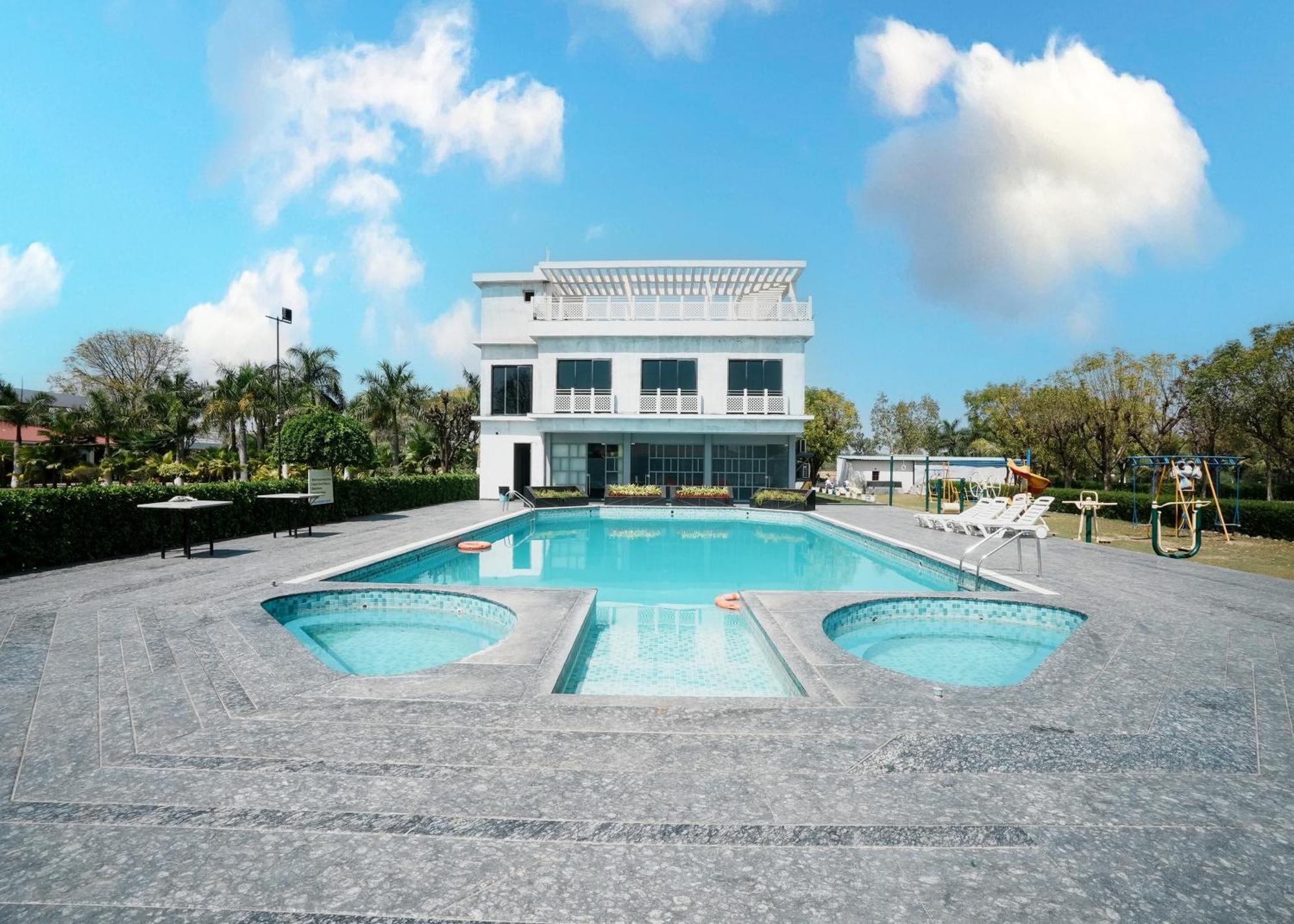 Rupis Resort Near Udaipur Airport Dabok Екстер'єр фото