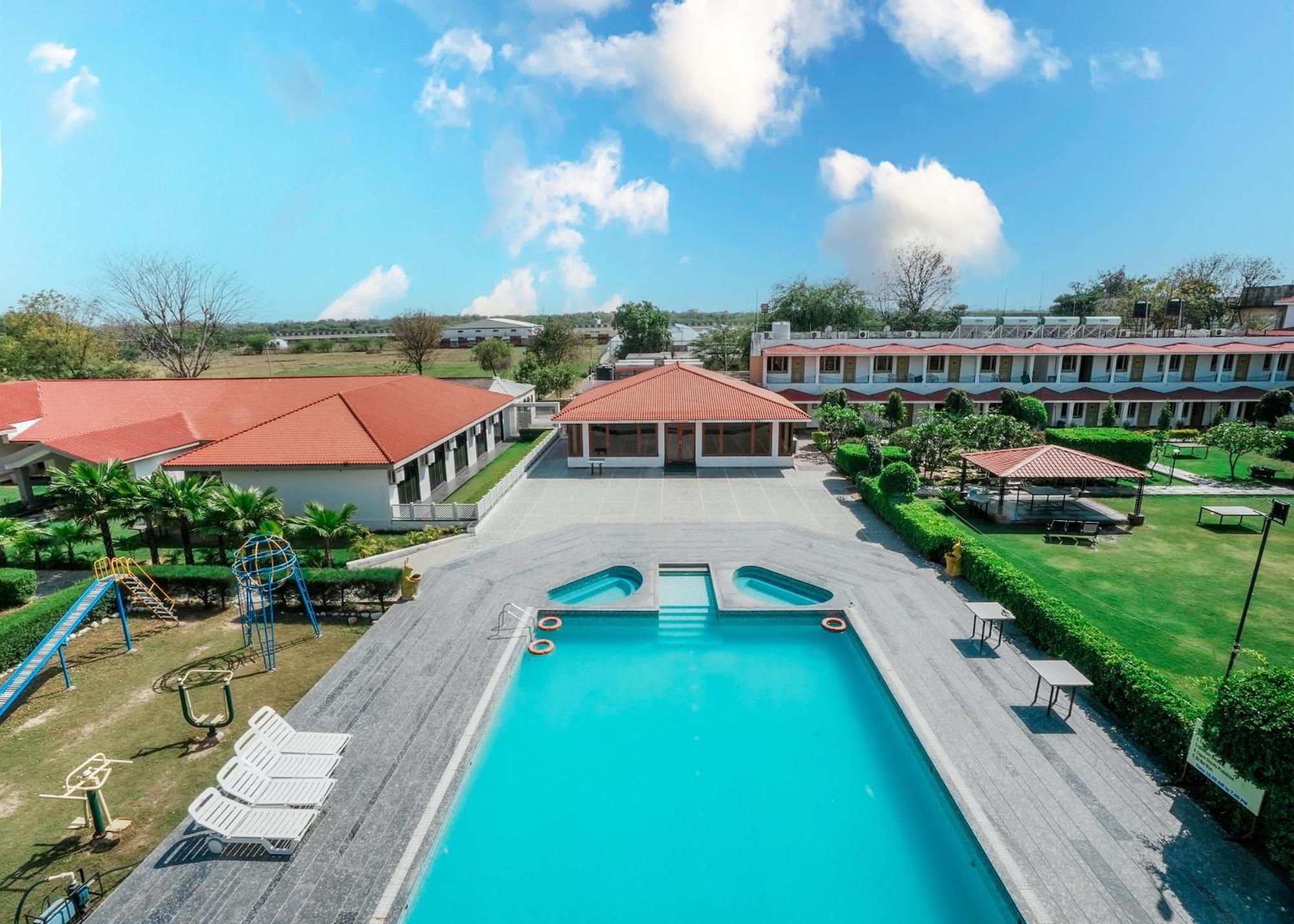 Rupis Resort Near Udaipur Airport Dabok Екстер'єр фото