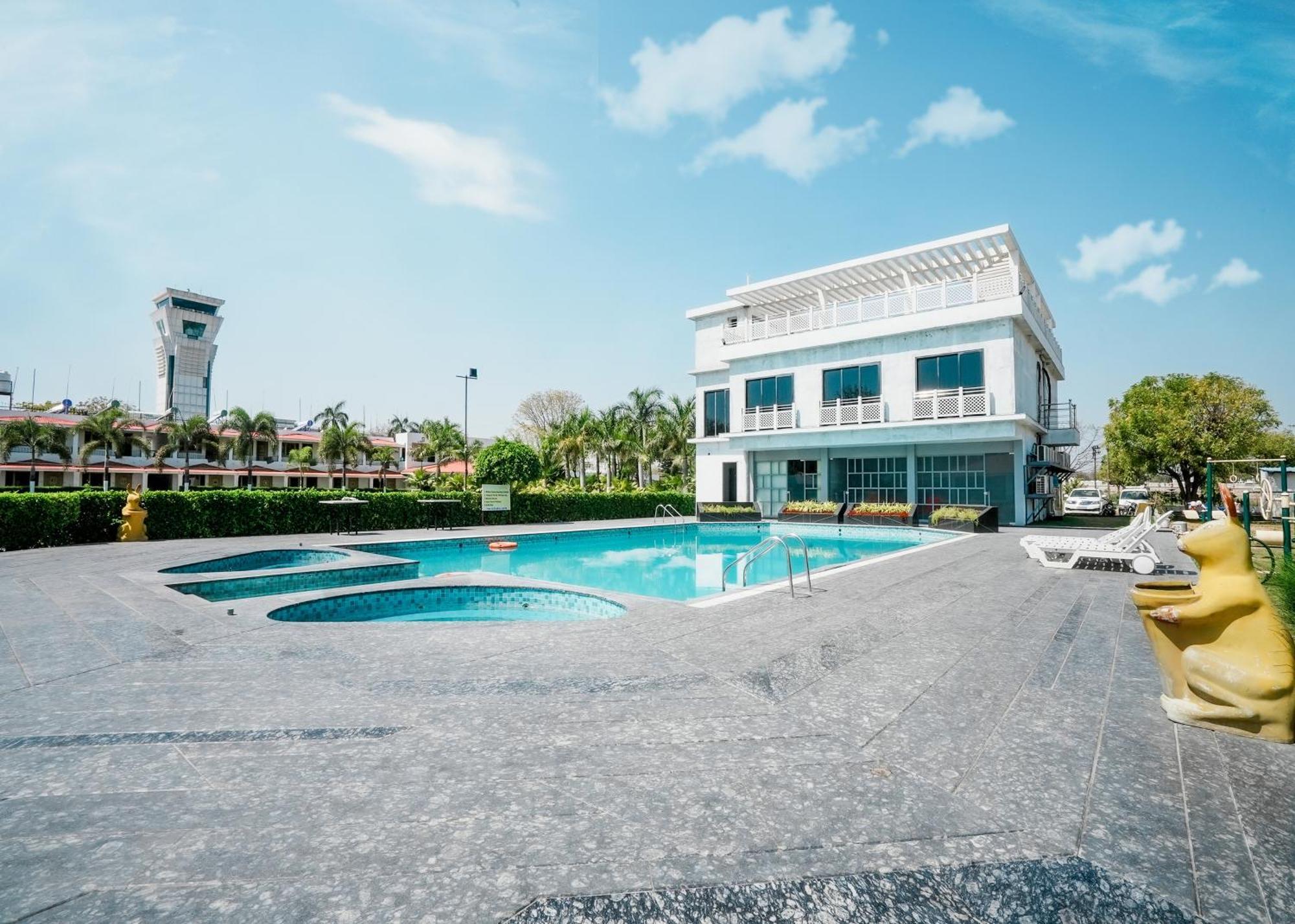 Rupis Resort Near Udaipur Airport Dabok Екстер'єр фото