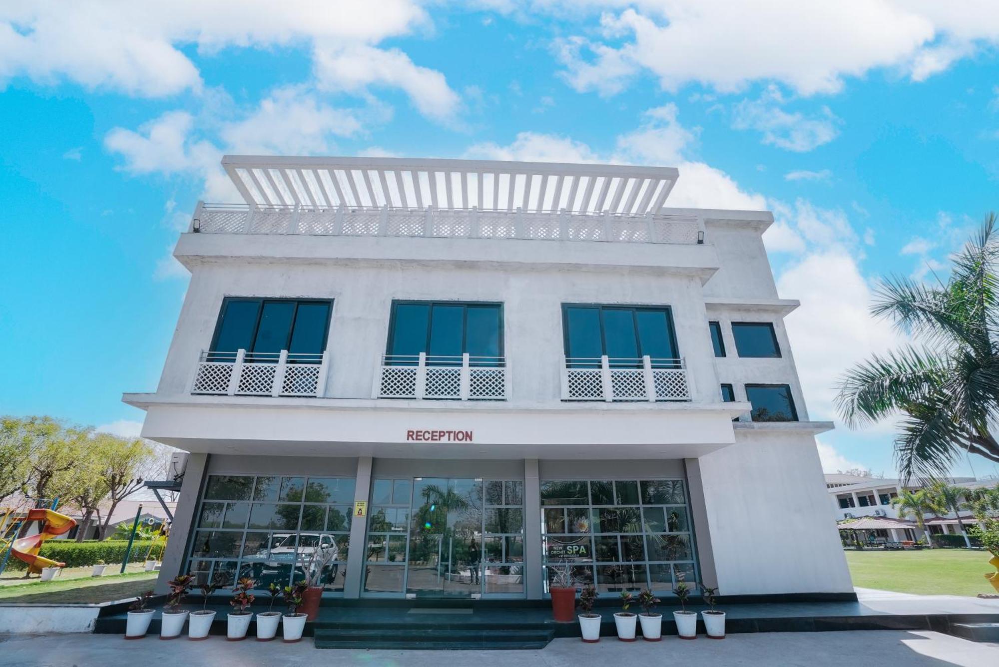 Rupis Resort Near Udaipur Airport Dabok Екстер'єр фото